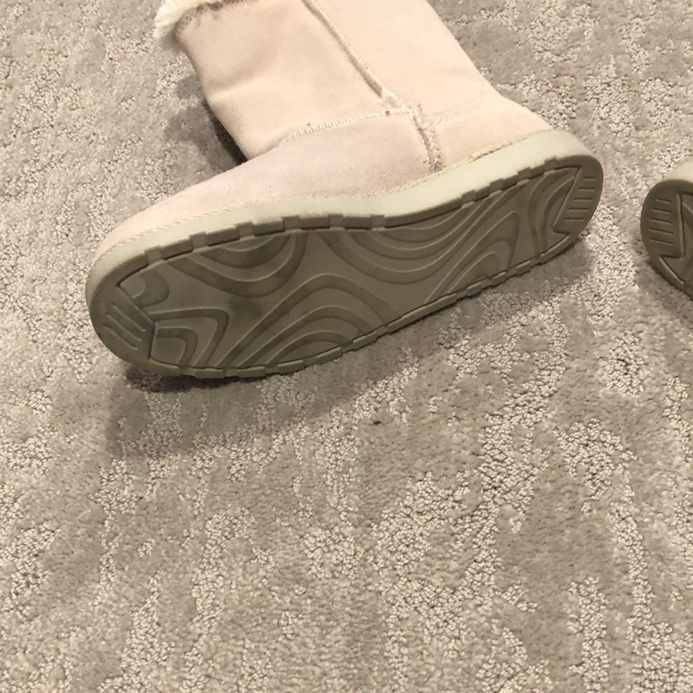 Boots - Picture 3 of 3